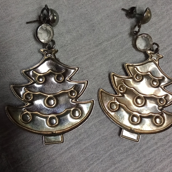 Festive Christmas Tree Earrings - Picture 3 of 3